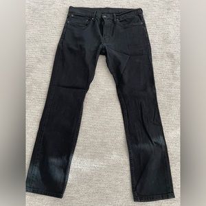 Mens black straight leg Levi’s